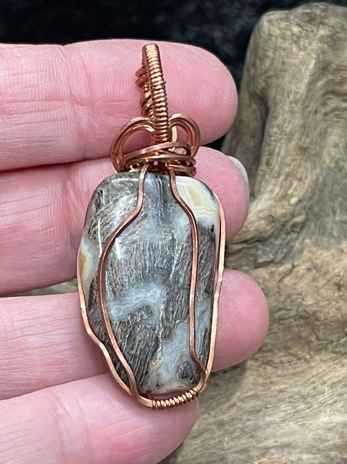 Crazy Lace Agate pendant - I am joyful