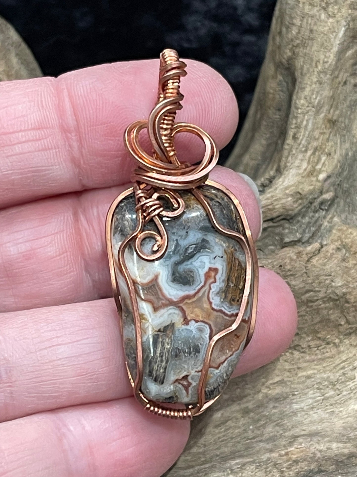 Crazy Lace Agate pendant - I am joyful