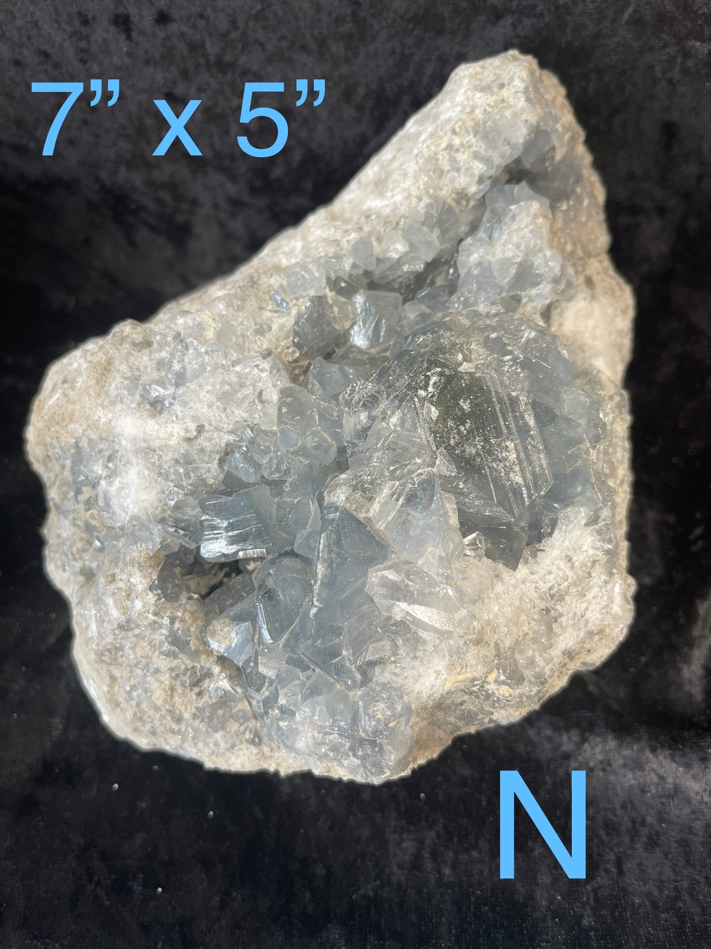 Celestite clusters