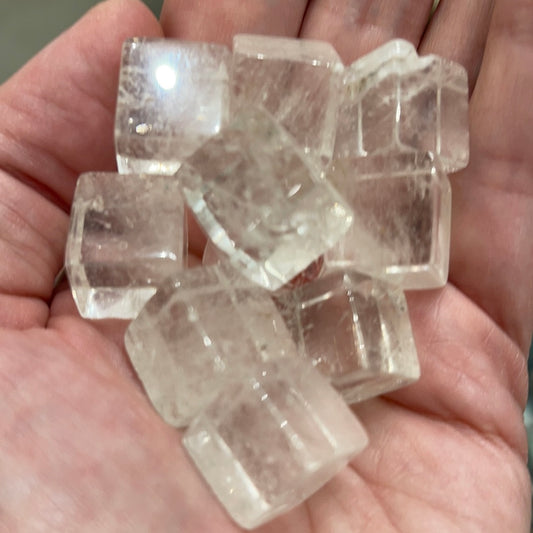 Quartz cubes