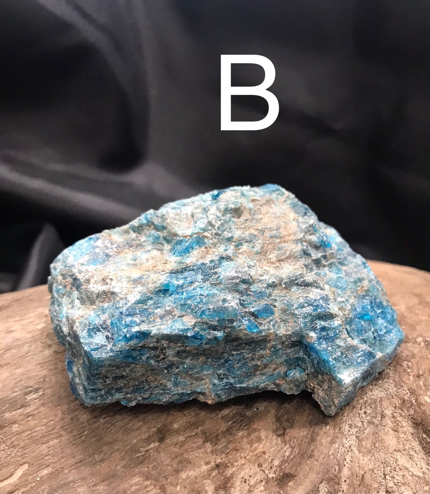 Blue Apatite - raw/rough