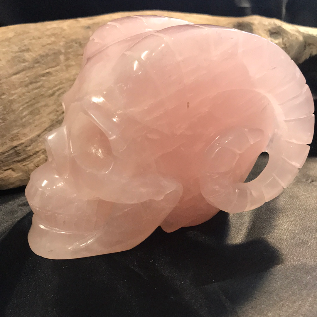 Rose quartz skull with horns