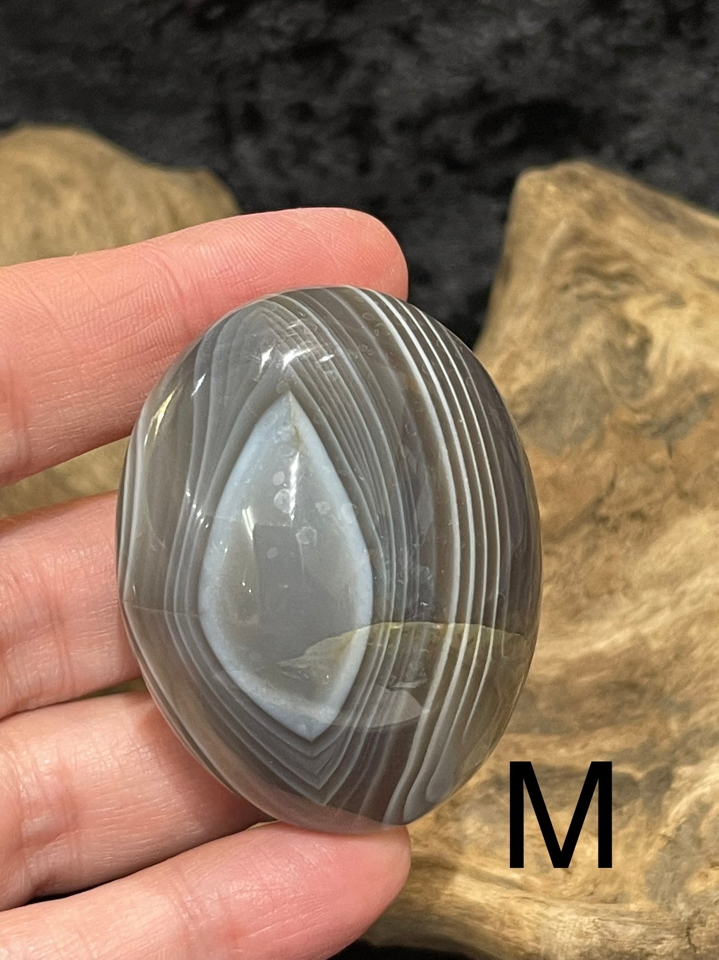 Banded agate palm stone