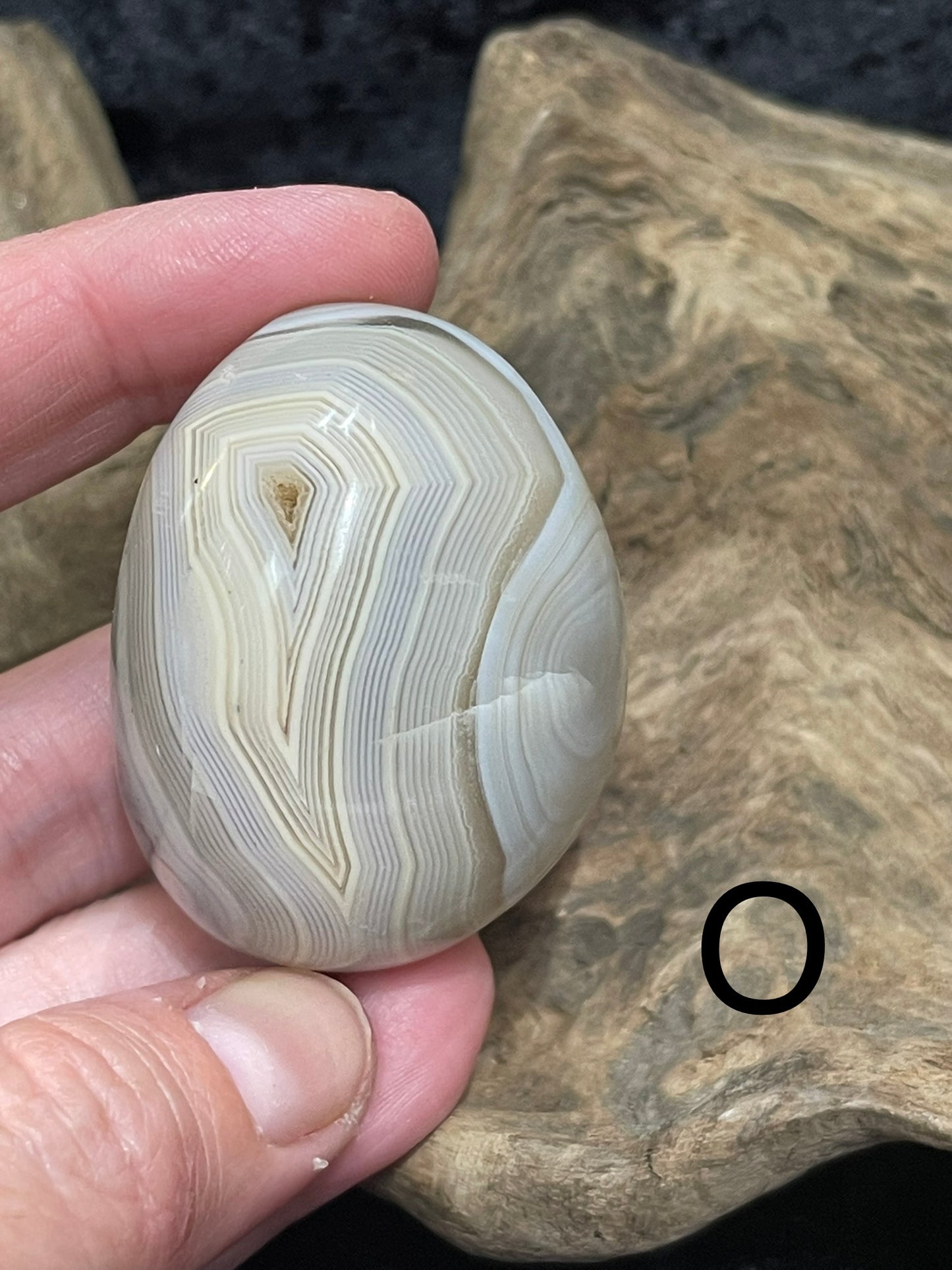 Banded agate palm stone