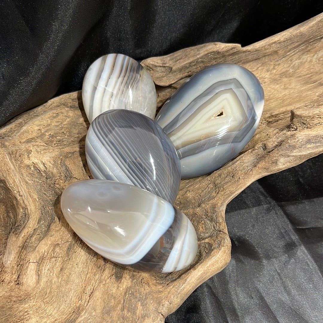 Banded agate palm stone