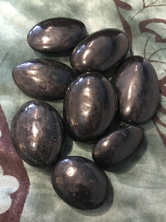 Black tourmaline palm stones