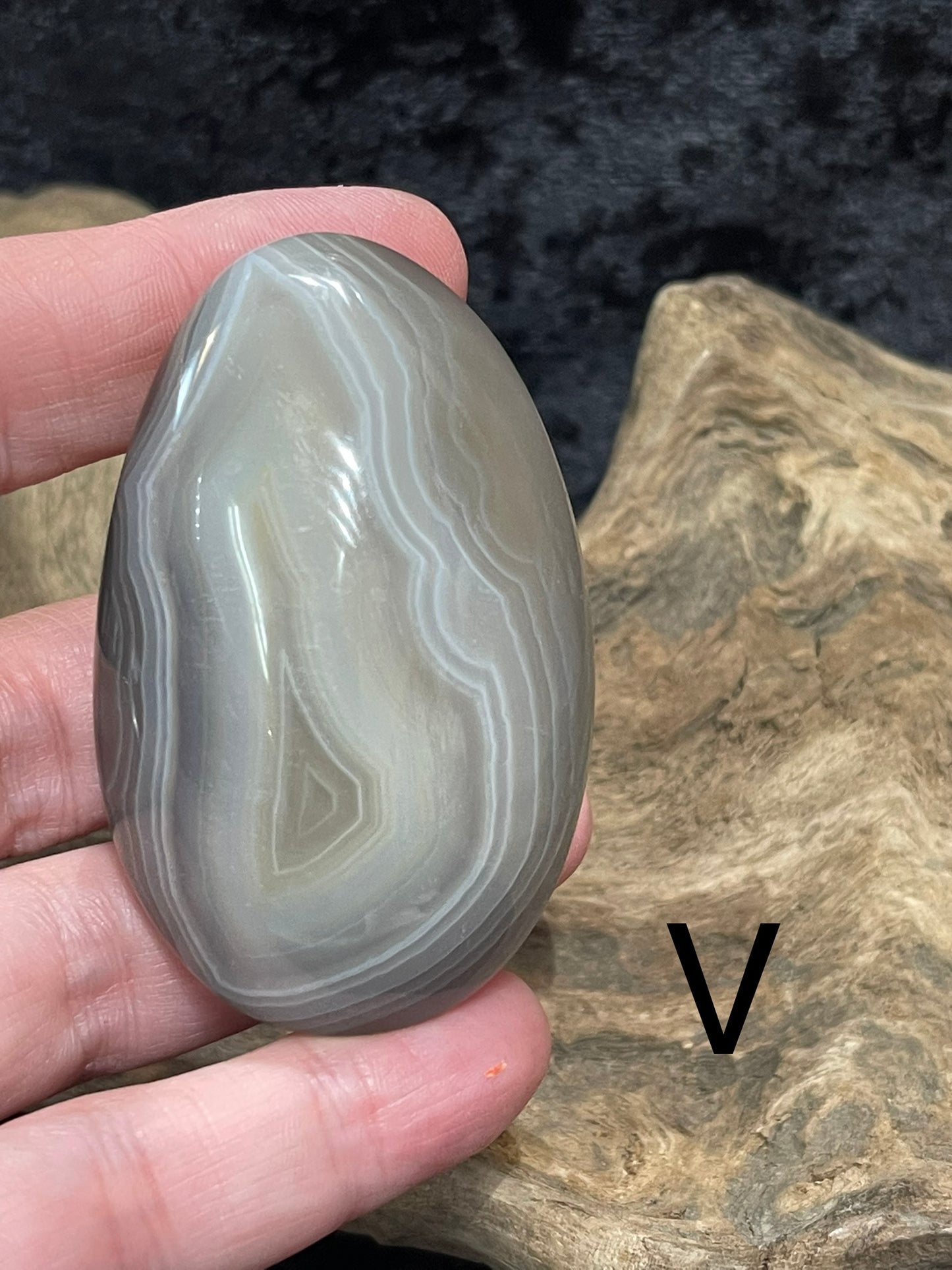 Banded agate palm stone