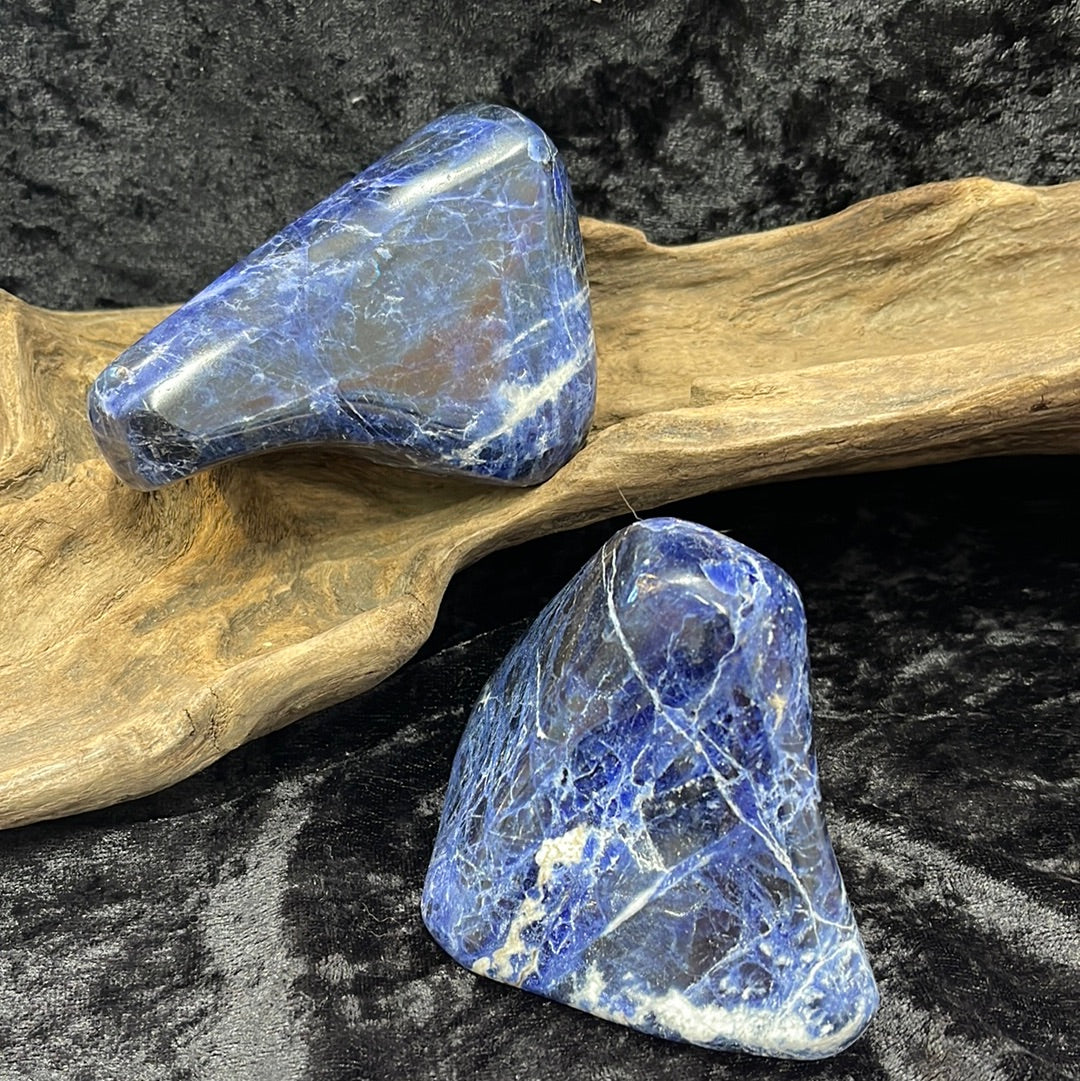 Sodalite free form