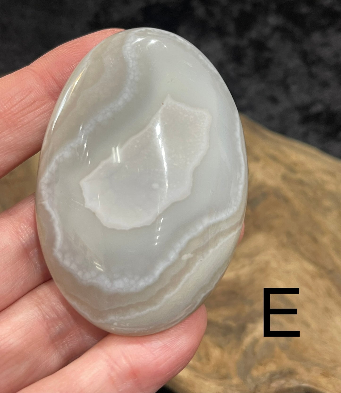 Banded agate palm stone