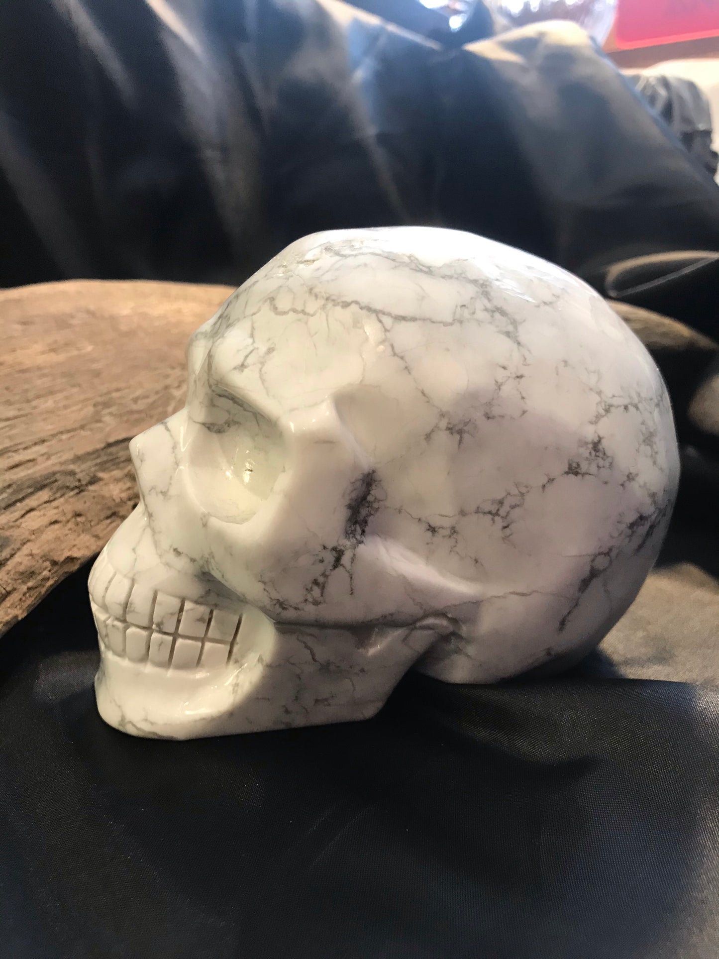 Howlite skull