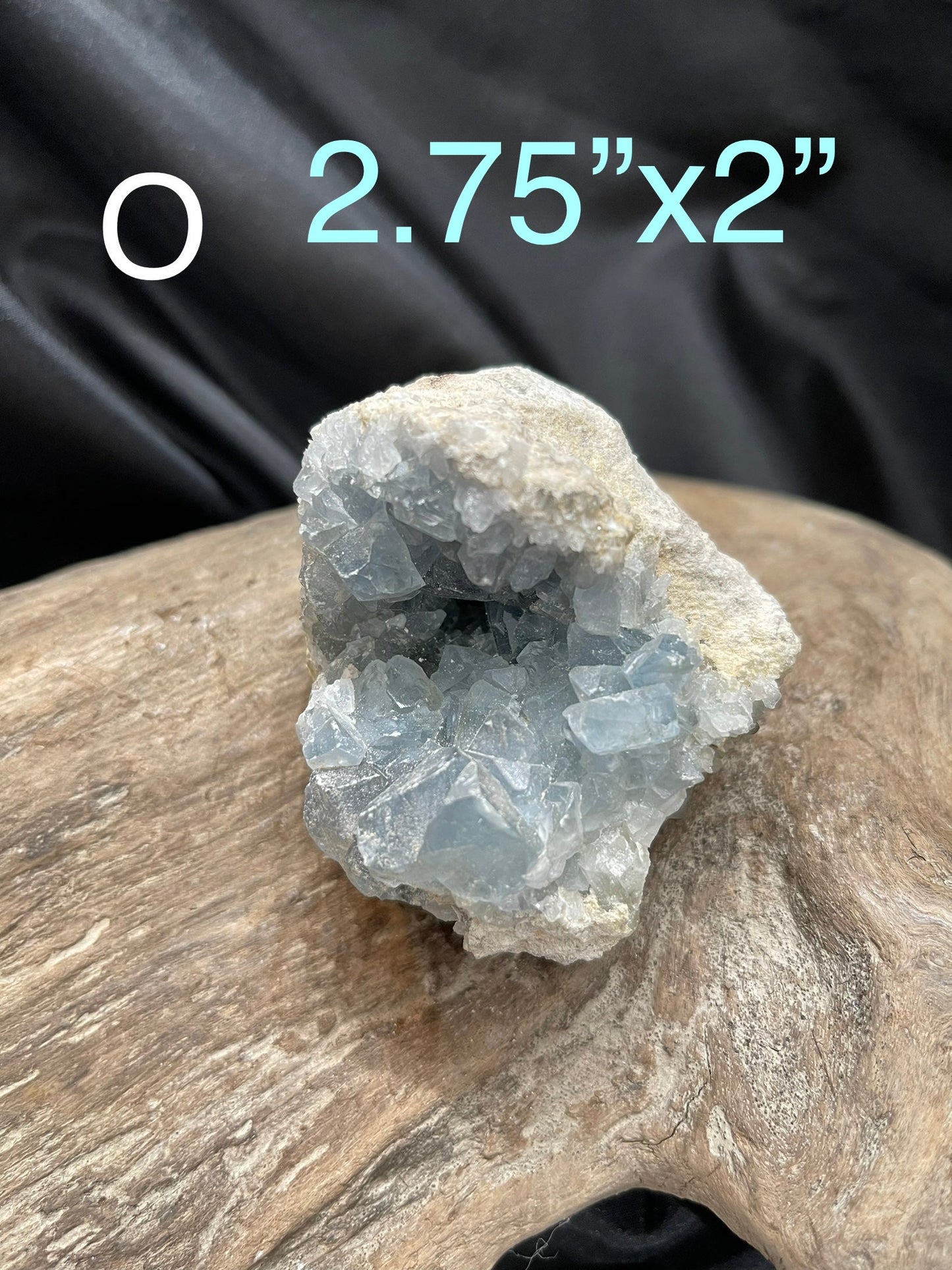 Celestite clusters