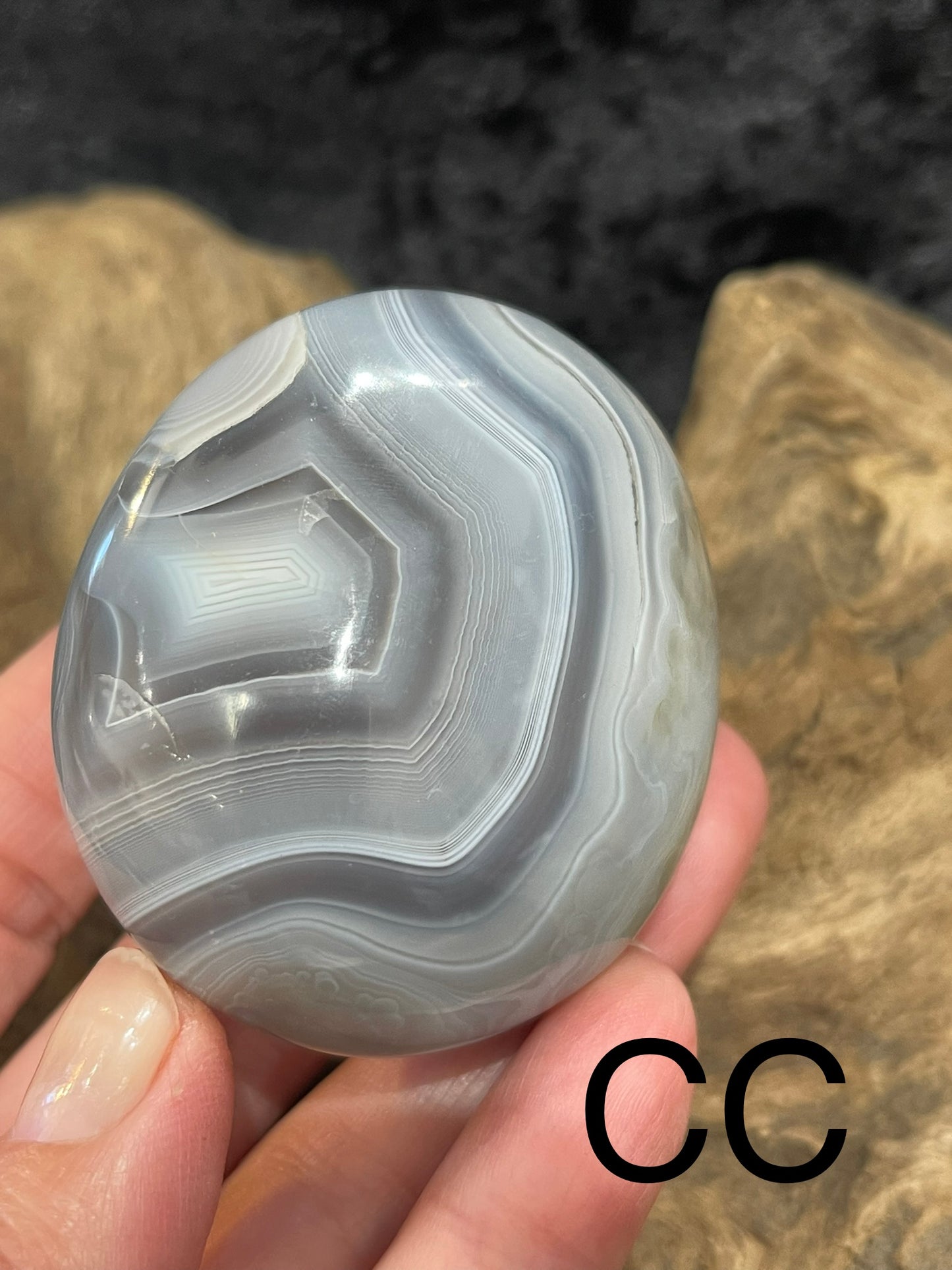 Banded agate palm stone