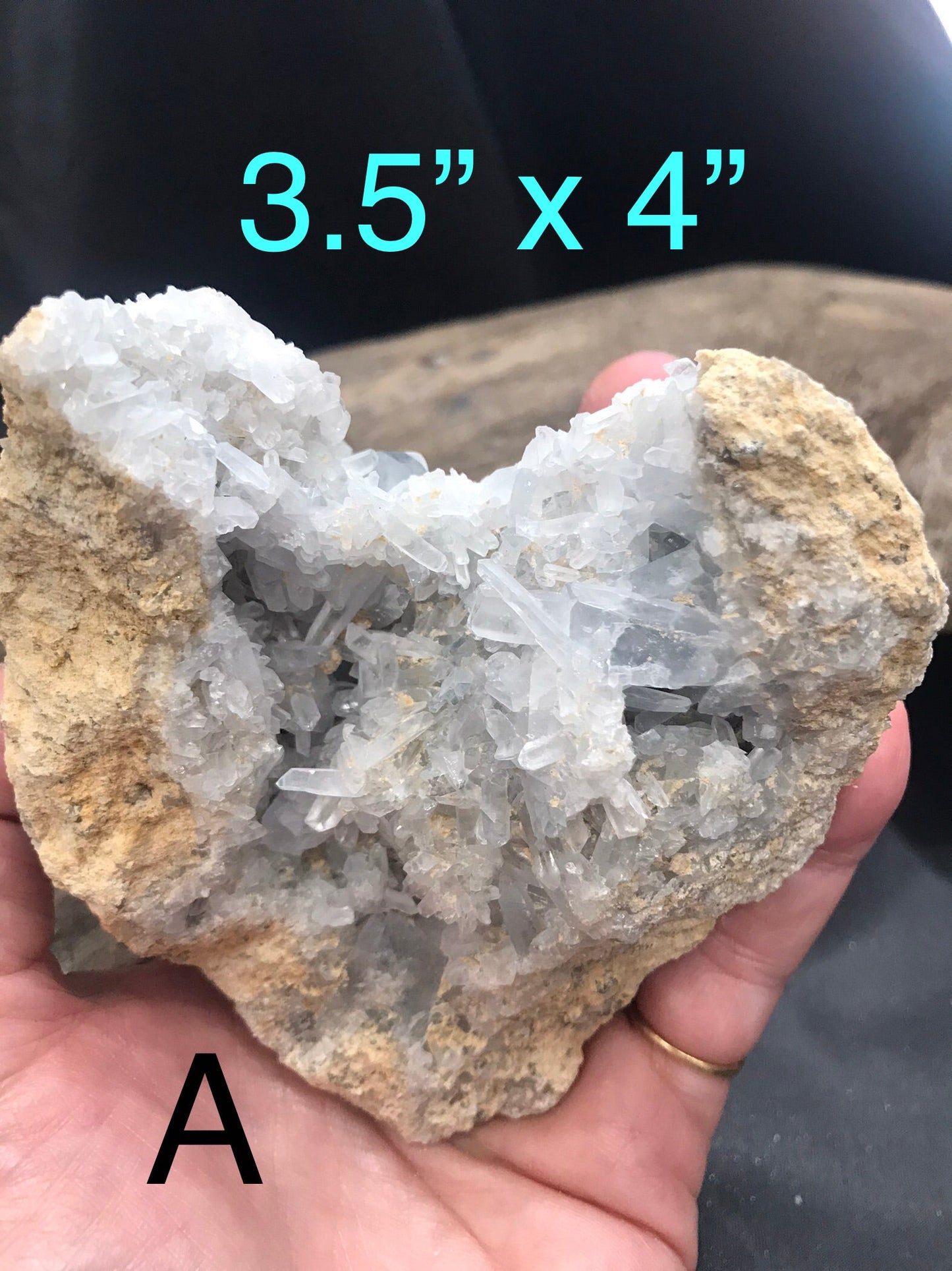 Celestite clusters