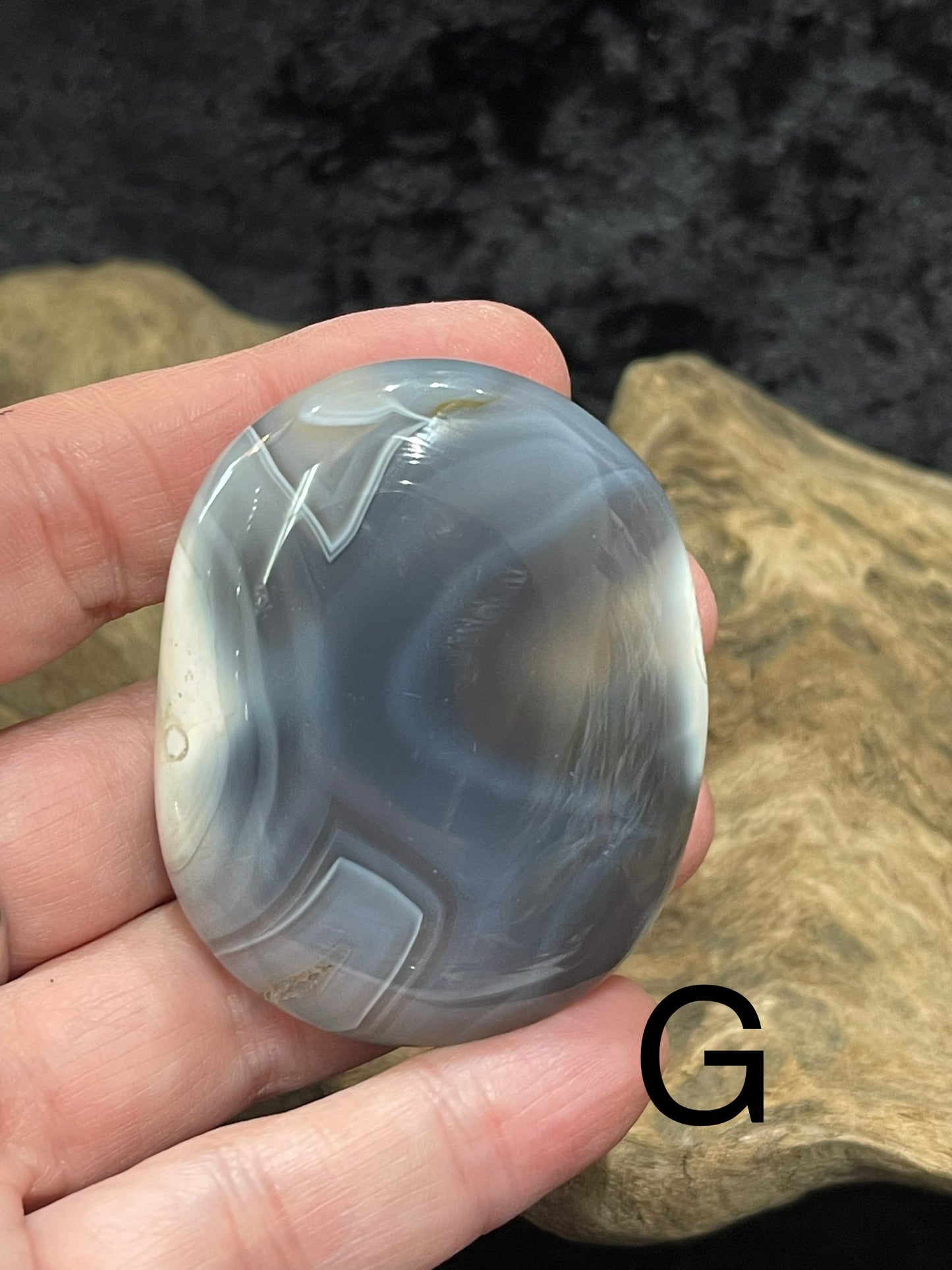 Banded agate palm stone