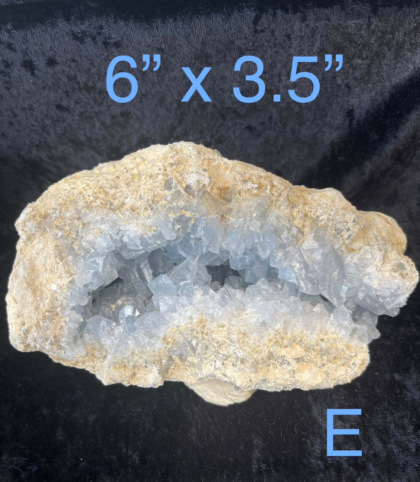 Celestite clusters