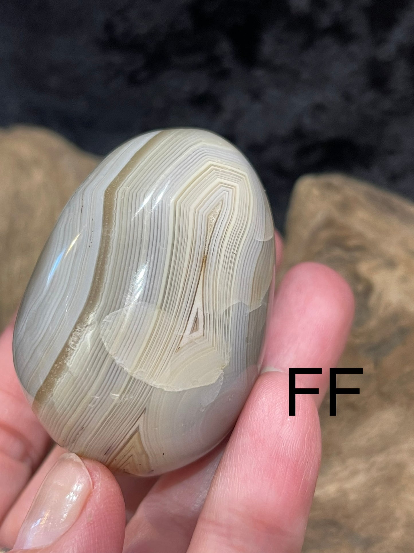 Banded agate palm stone