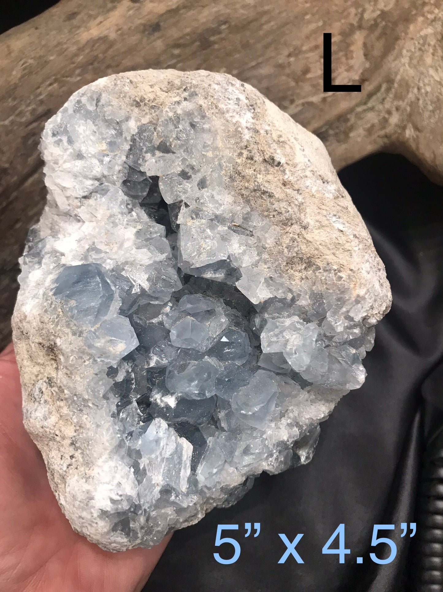 Celestite clusters